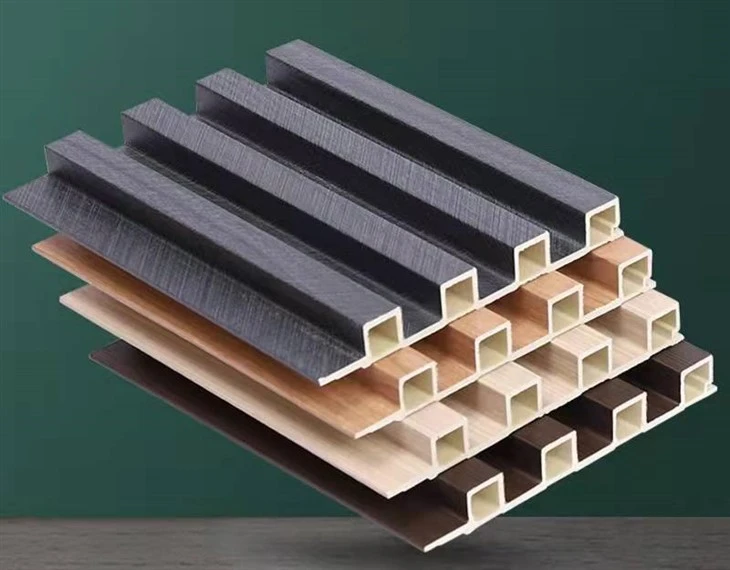 Diseños de paneles de pared acanalados interiores de Pvc Wpc de grano de madera